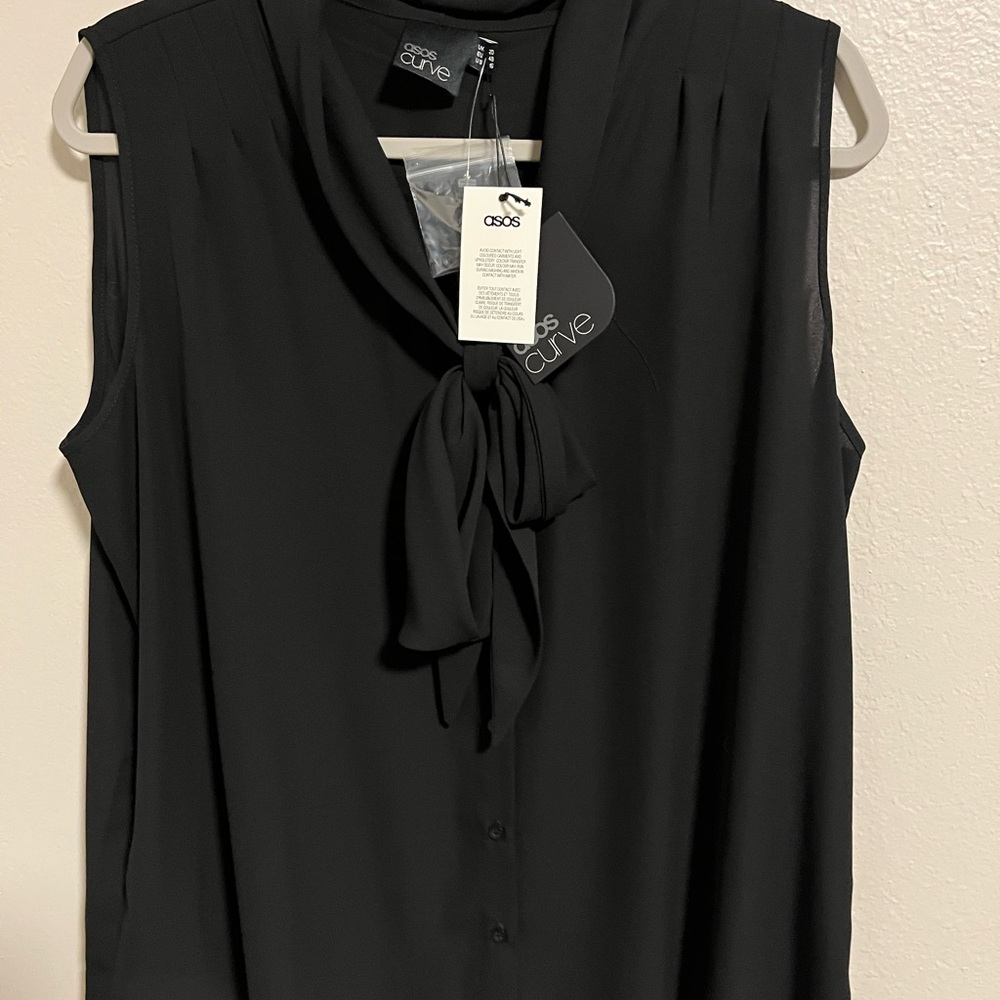 NWT ASOS Curve Black Sleeveless Tie-Neck Blouse-Minimalist Summer Closet Staple